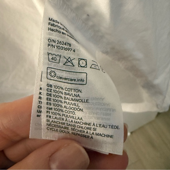 H&M Cropped White Button-Up Shirt - Picture 2 of 3